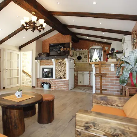 Rustica Apartment *