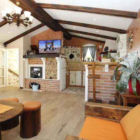 Rustica 马卡尔斯卡