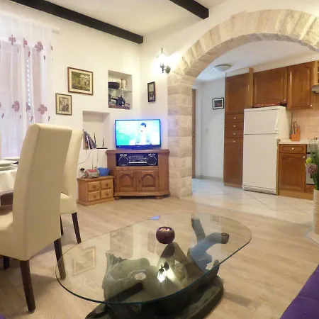 Apartment Rustica *