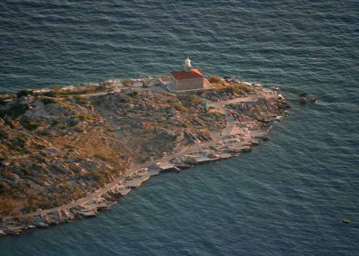 Rustica 马卡尔斯卡